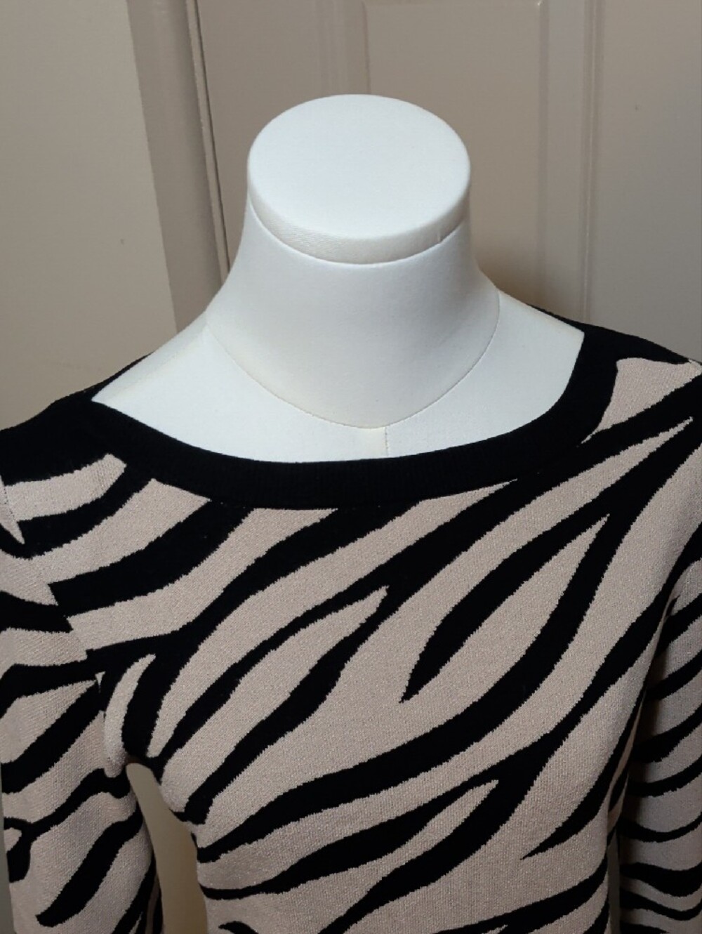 Ann Taylor Black and Beige Zebra-Print Sweater - Picture 5 of 5